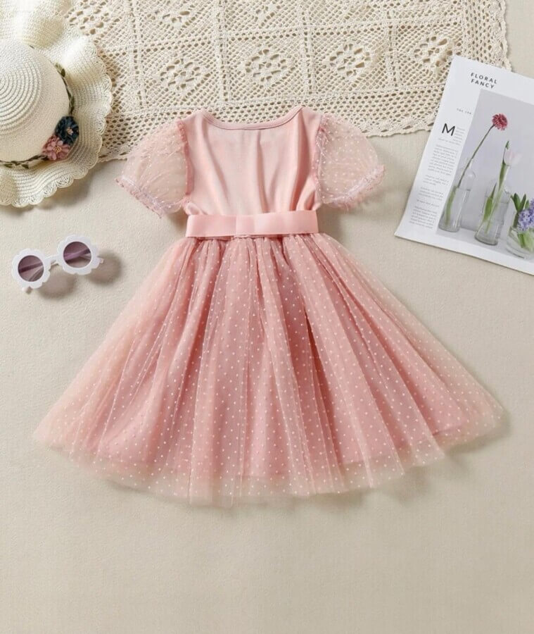Ροζ πουά φορεματάκι με φουσκωτό μανίκι