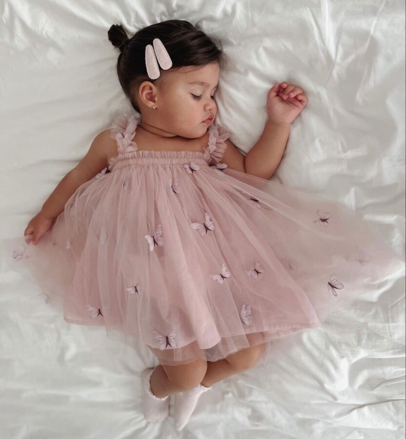 Τούλινο φόρεμα με πεταλούδες ροζ