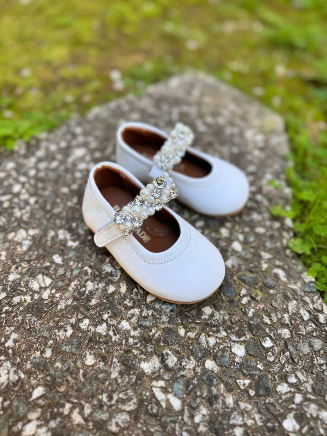 “Crystal Charm” δερμάτινες μπαλαρίνες με Swarovski και πέρλες
