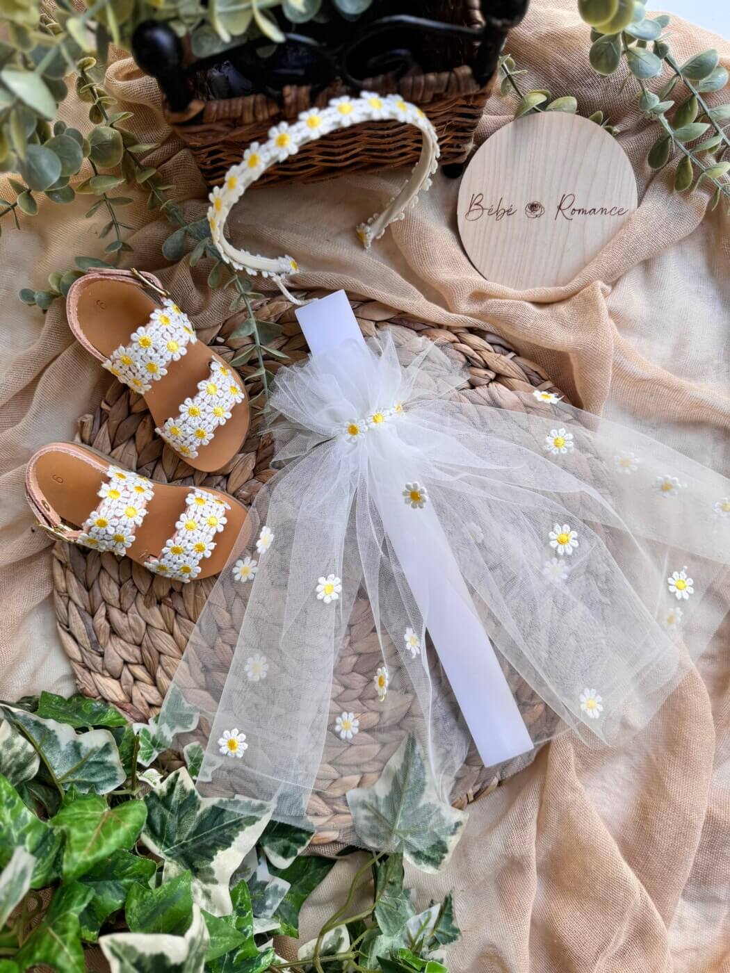 “Little Daisy” πασχαλινό σετ με λαμπάδα παπουτσια και στέκα