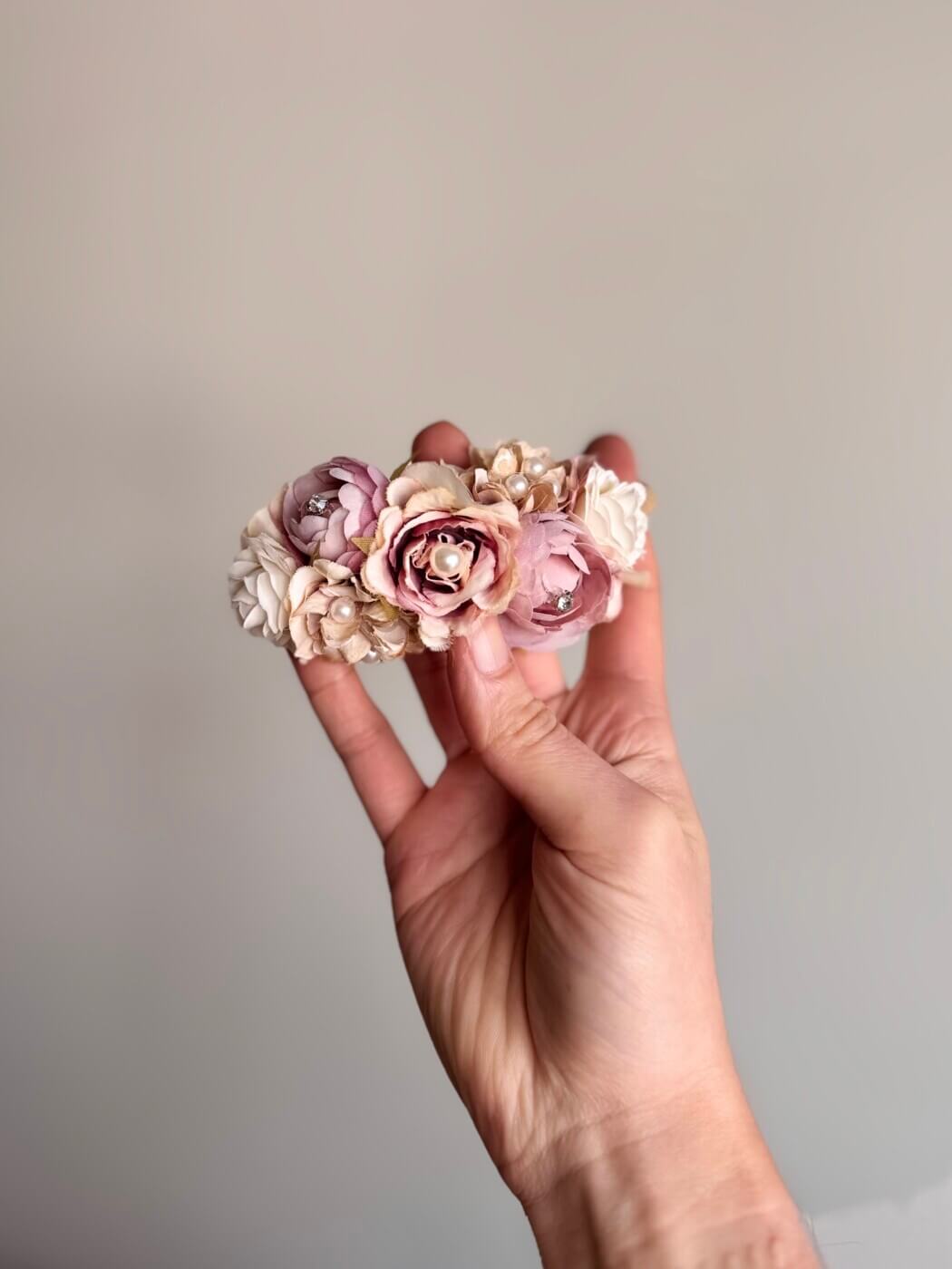 “Ellie” χειροποίητη floral ελαστική κορδέλα