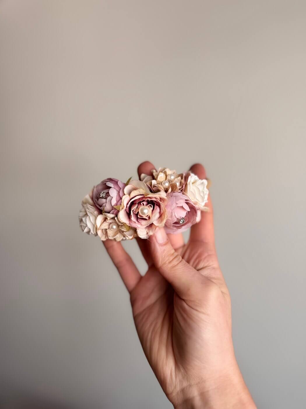 “Ellie” χειροποίητη floral ελαστική κορδέλα